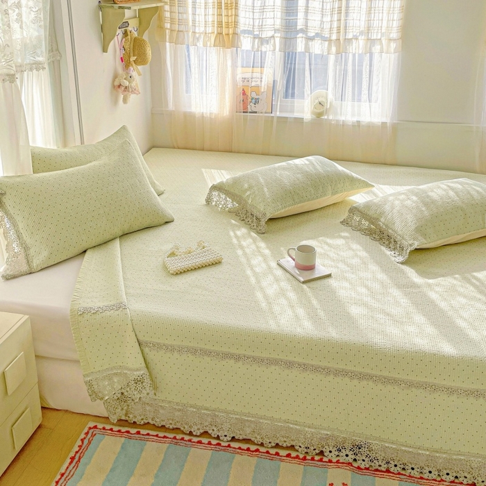 91家纺网 家纺一手货源 找家纺 栩裕纺织 2026新款全棉双层纱棉花边榻榻米炕盖款 波点绿