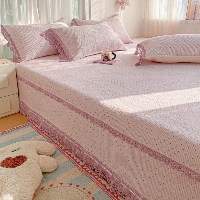 91家纺网 家纺一手货源 找家纺 栩裕纺织 2026新款全棉双层纱棉花边榻榻米炕盖款 波点紫