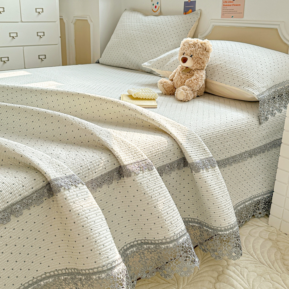 91家纺网 家纺一手货源 找家纺 栩裕纺织 2026新款全棉双层纱梅花边床盖 波点-灰色