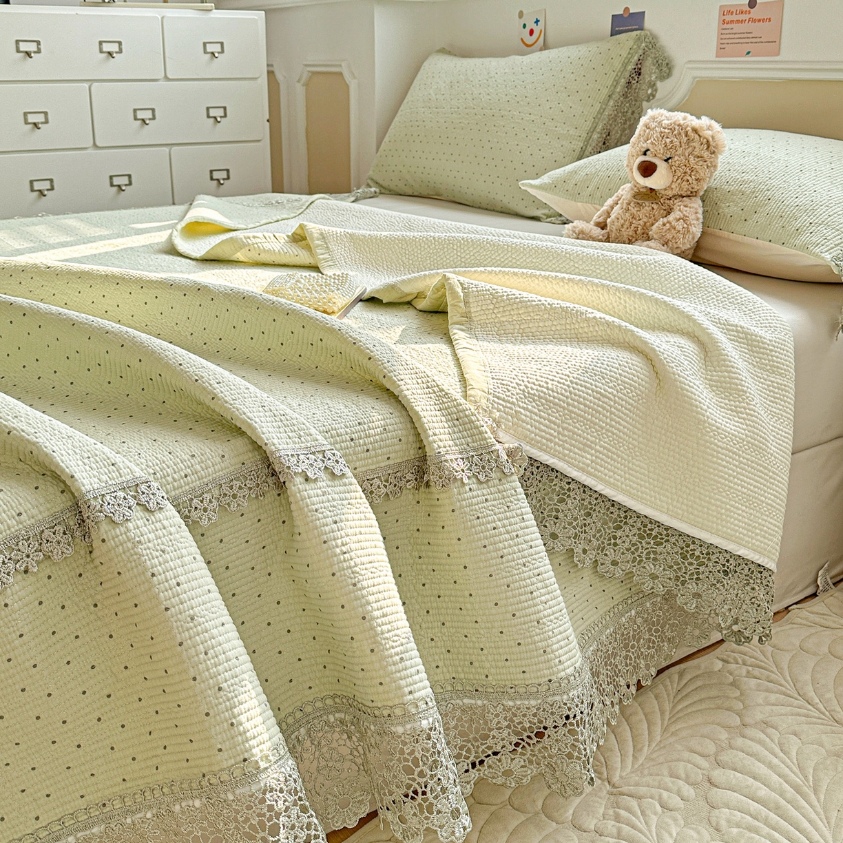 91家纺网 家纺一手货源 找家纺 栩裕纺织 2026新款全棉双层纱梅花边床盖 波点-绿色