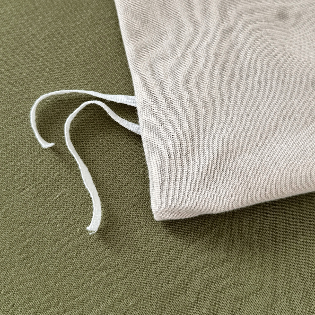 91家纺网 家纺一手货源 找家纺 锦罗绣 2026年全棉纯棉针织棉螺旋纱四件套 单被套定制任意尺寸 针织棉-米白绿