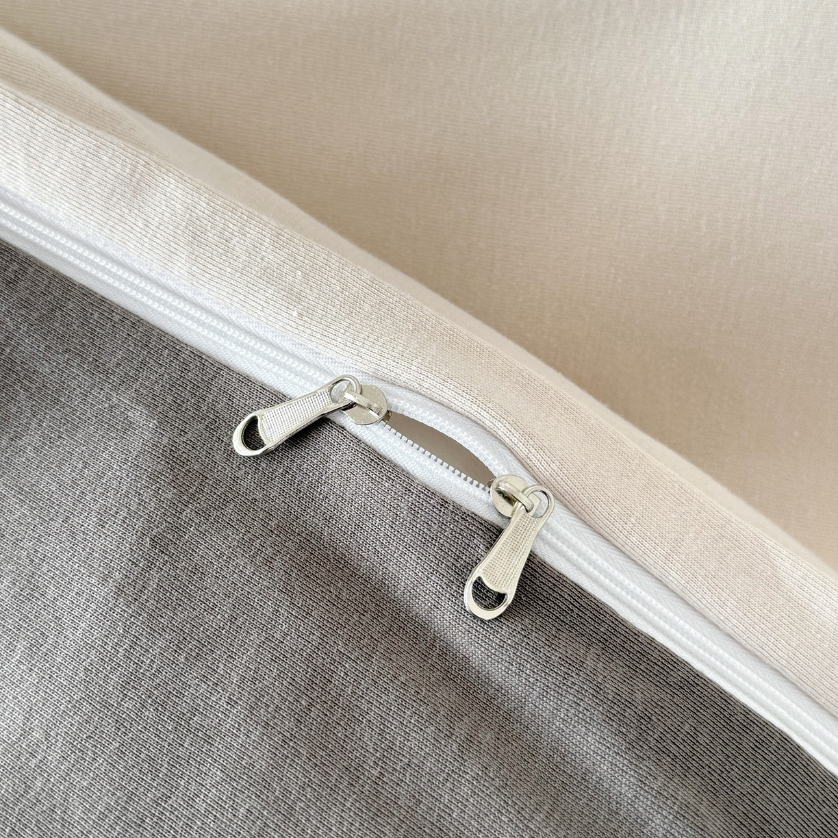 91家纺网 家纺一手货源 找家纺 锦罗绣 2026年全棉纯棉针织棉螺旋纱单被套定制任意尺寸 针织棉-米白灰