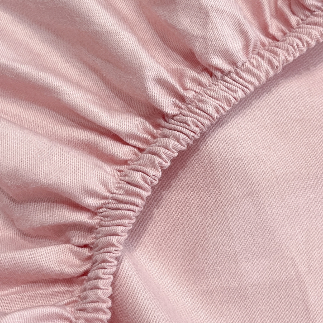 91家纺网 家纺一手货源 找家纺 （总）泽西家纺+V17798841158发大图 2026新品A类13376治愈系国风刺绣纯棉床笠全棉床笠枕套三件套