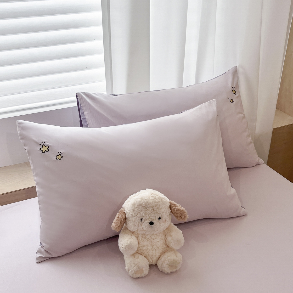 91家纺网 家纺一手货源 找家纺 泽西家纺+V17798841158发大图 2026新品A类13376治愈系国风刺绣纯棉床笠全棉床笠枕套三件套 国风-梵音紫