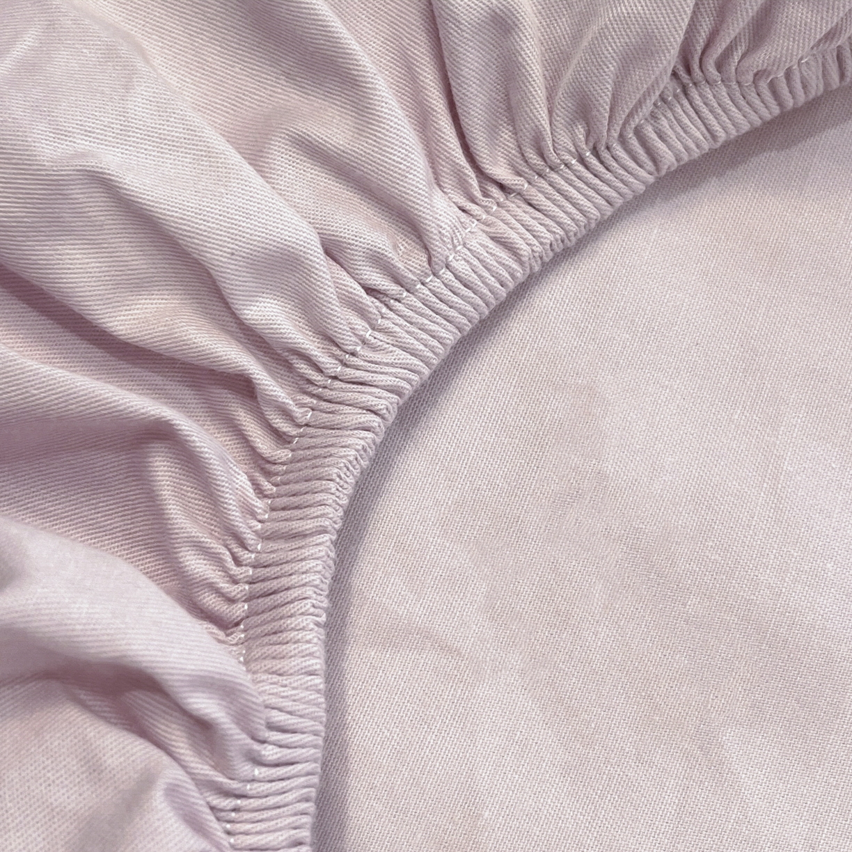 91家纺网 家纺一手货源 找家纺 泽西家纺+V17798841158发大图 2026新品A类13376治愈系国风刺绣纯棉床笠全棉床笠枕套三件套 国风-梵音紫