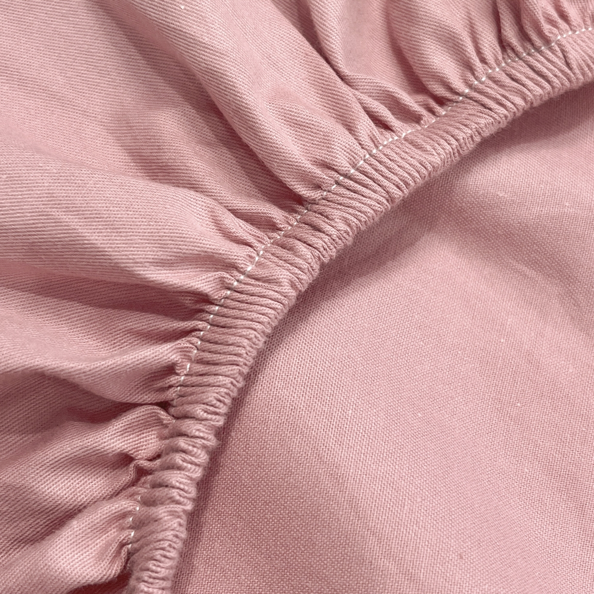 91家纺网 家纺一手货源 找家纺 泽西家纺+V17798841158发大图 2026新品A类13376治愈系国风刺绣纯棉床笠全棉床笠枕套三件套 国风-暖豆沙