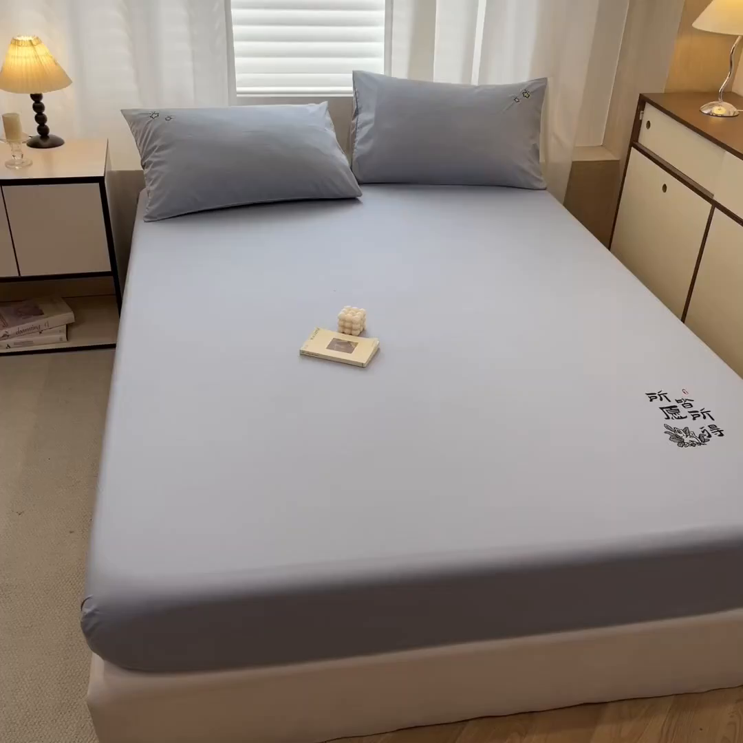 91家纺网 家纺一手货源 找家纺 泽西家纺+V17798841158发大图 2026新品A类13376治愈系国风刺绣纯棉床笠全棉床笠枕套三件套 国风-水雾蓝