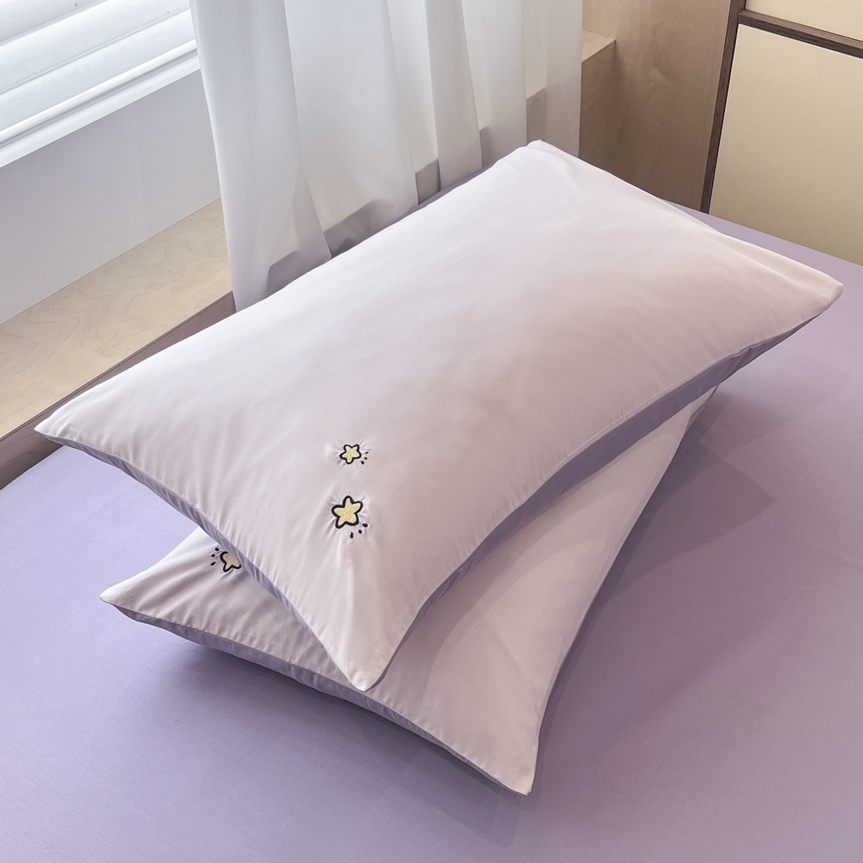 91家纺网 家纺一手货源 找家纺 泽西家纺+V17798841158发大图 2026新品全棉13376刺绣简约星星枕套 微微紫+香芋紫
