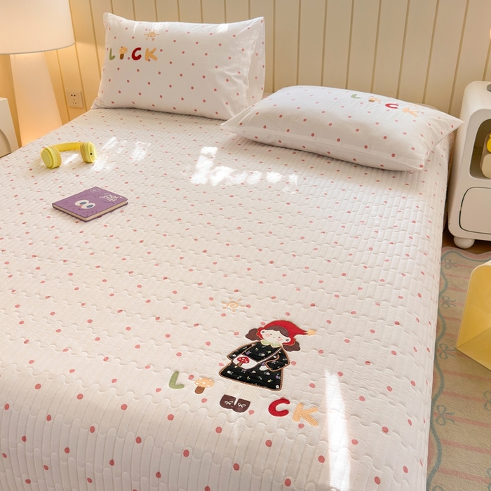 91家纺网 家纺一手货源 找家纺 娜娜 2025新款全棉夹棉多功能床盖 快乐女孩粉(全棉床盖)
