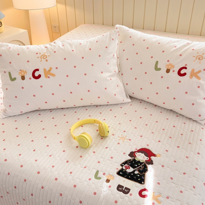 91家纺网 家纺一手货源 找家纺 娜娜 2025新款全棉夹棉多功能床盖 快乐女孩粉(全棉床盖)