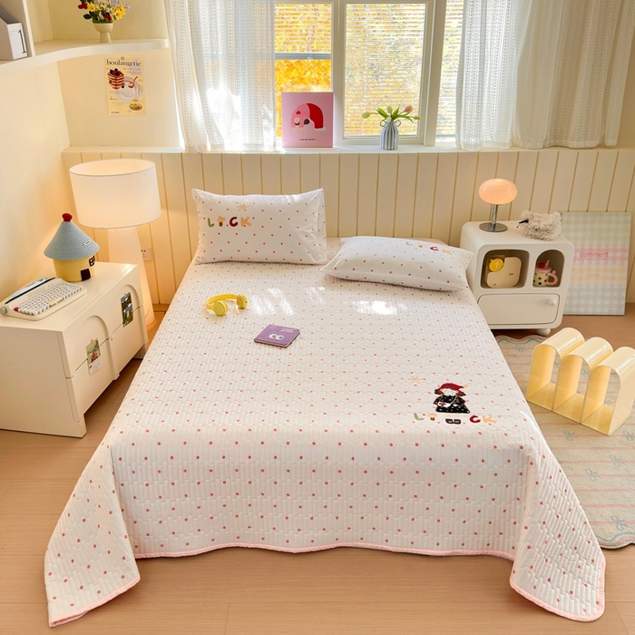 91家纺网 家纺一手货源 找家纺 娜娜 2025新款全棉夹棉多功能床盖 快乐女孩粉(全棉床盖)