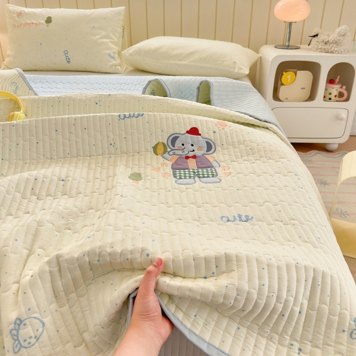 91家纺网 家纺一手货源 找家纺 娜娜 2025新款全棉夹棉多功能床盖 小飞象(全棉床盖)