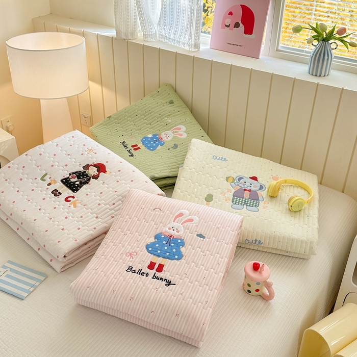 91家纺网 家纺一手货源 找家纺 娜娜 2025新款全棉夹棉多功能床盖 组合