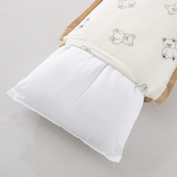 91家纺网 家纺一手货源 找家纺 大黄蜂家居家纺 2026新款A类纯棉双层纱棉花枕枕头枕芯 可爱小熊