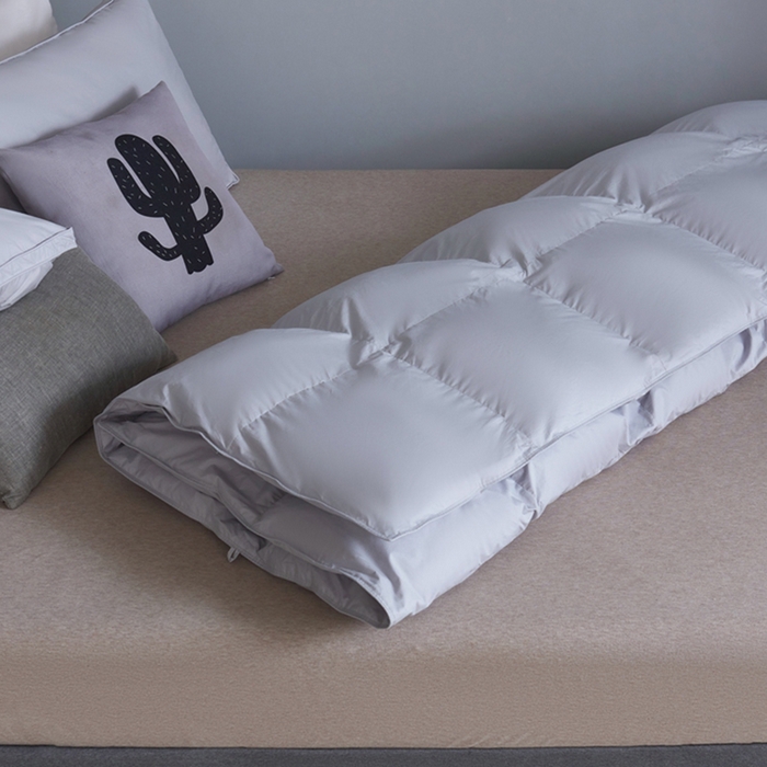 91家纺网 家纺一手货源 找家纺 顺发床垫 2025新款全棉扭花羽毛被加厚保暖95白鹅绒被子秋冬春秋被冬被直播供货     （羽绒被联系商家） 灰色（平格）