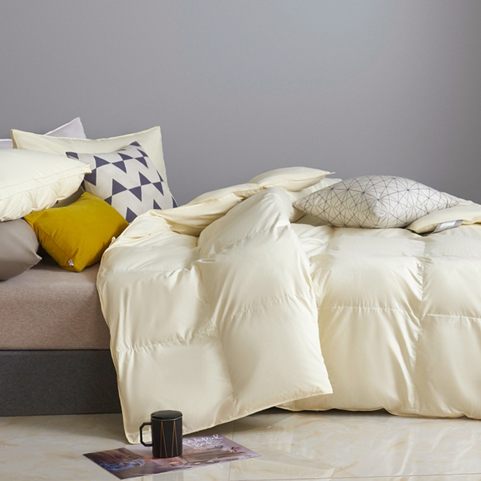 91家纺网 家纺一手货源 找家纺 顺发床垫 2025新款全棉扭花羽毛被加厚保暖95白鹅绒被子秋冬春秋被冬被直播供货     （羽绒被联系商家） 米黄（平格）