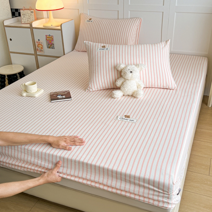 91家纺网 家纺一手货源 找家纺 （总）佳笠家居 2026年新款kimi熊a类全棉色织水洗棉大尺寸单床笠