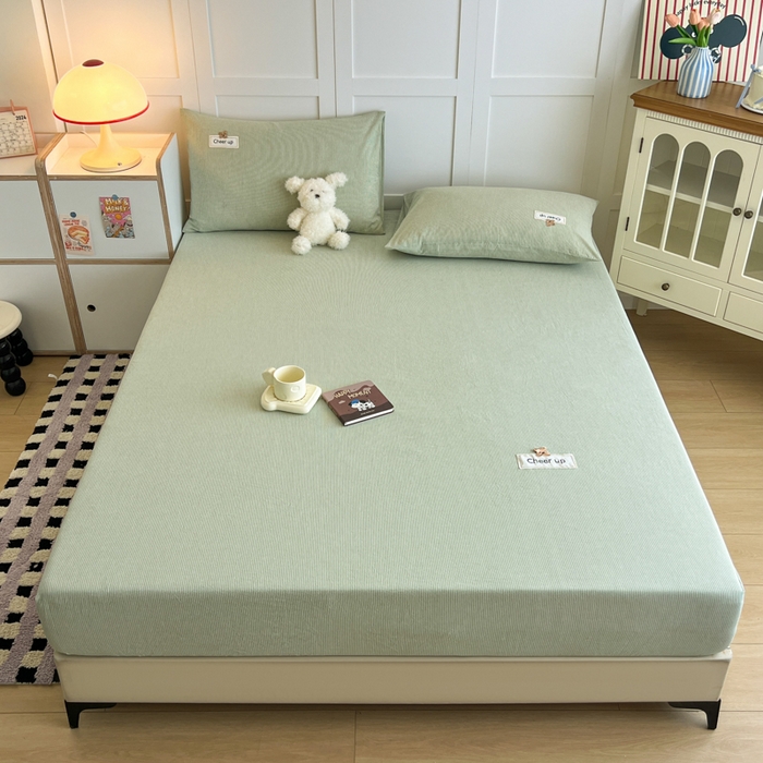 91家纺网 家纺一手货源 找家纺 佳笠家居 2026年新款kimi熊a类全棉色织水洗棉大尺寸单床笠 果绿小条