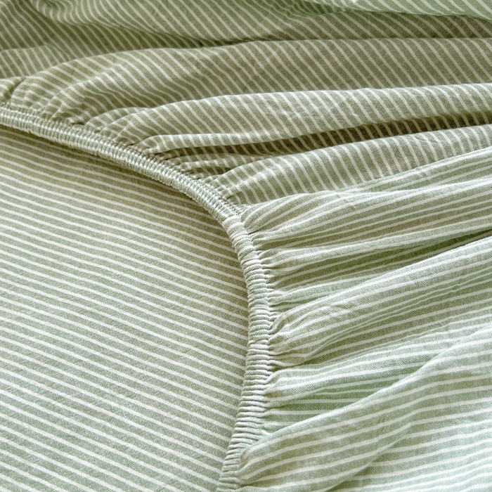 91家纺网 家纺一手货源 找家纺 佳笠家居 2026年新款kimi熊a类全棉色织水洗棉大尺寸单床笠 果绿小条