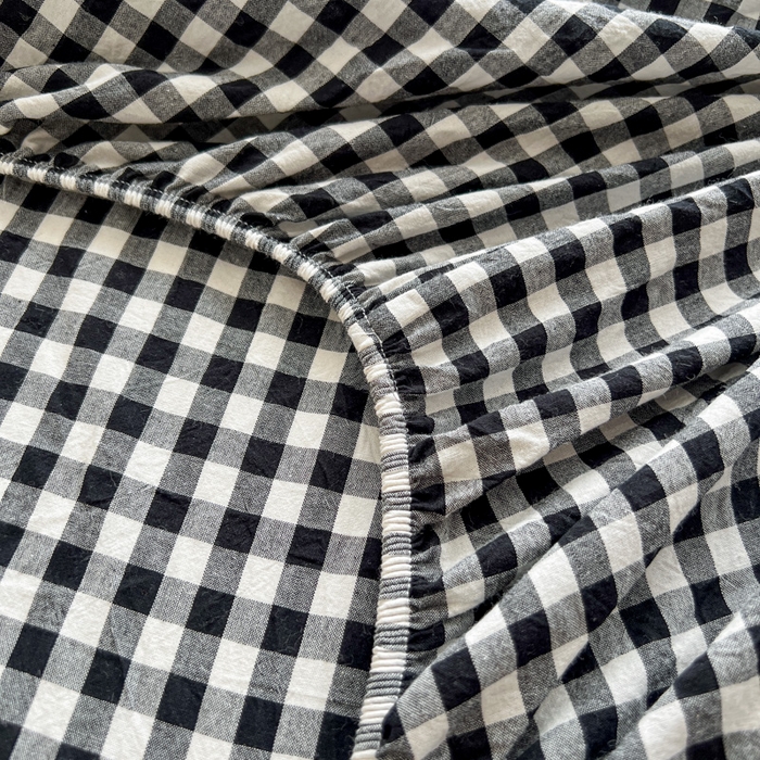 91家纺网 家纺一手货源 找家纺 佳笠家居 2026年新款kimi熊a类全棉色织水洗棉大尺寸单床笠 黑白格