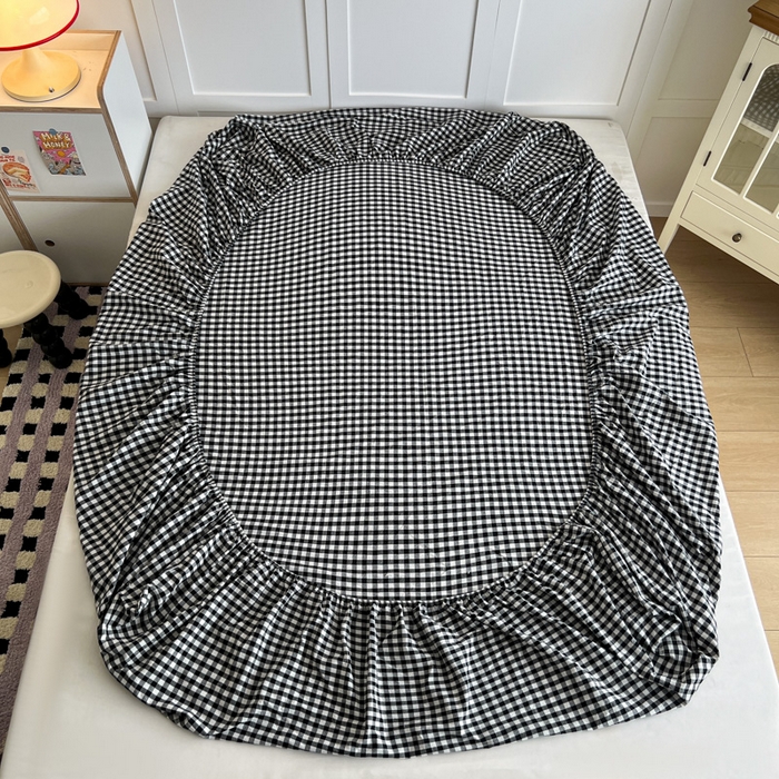 91家纺网 家纺一手货源 找家纺 佳笠家居 2026年新款kimi熊a类全棉色织水洗棉大尺寸单床笠 黑白格