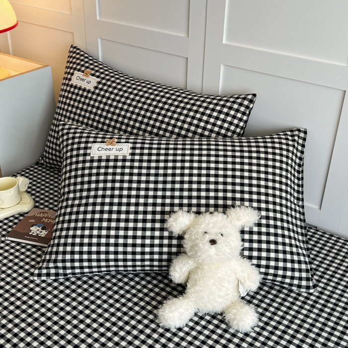 91家纺网 家纺一手货源 找家纺 佳笠家居 2026年新款kimi熊a类全棉色织水洗棉大尺寸单床笠 黑白格