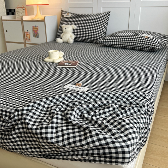 91家纺网 家纺一手货源 找家纺 佳笠家居 2026年新款kimi熊a类全棉色织水洗棉大尺寸单床笠 黑白格