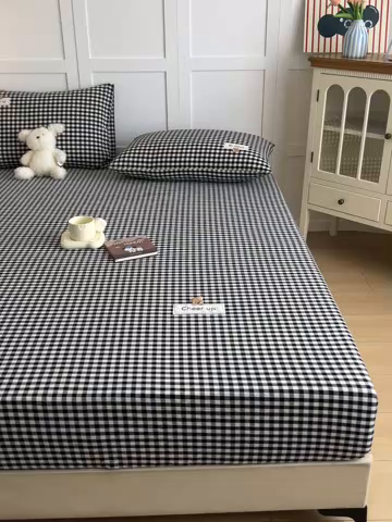 91家纺网 家纺一手货源 找家纺 佳笠家居 2026年新款kimi熊a类全棉色织水洗棉大尺寸单床笠 黑白格