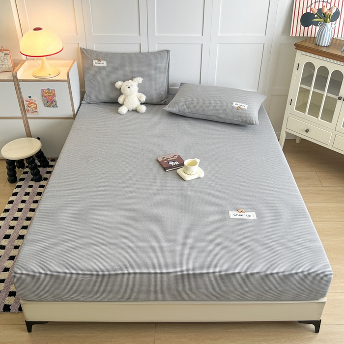 91家纺网 家纺一手货源 找家纺 佳笠家居 2026年新款kimi熊a类全棉色织水洗棉大尺寸单床笠 灰小格