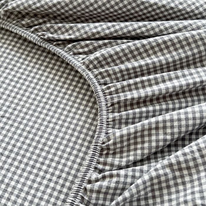 91家纺网 家纺一手货源 找家纺 佳笠家居 2026年新款kimi熊a类全棉色织水洗棉大尺寸单床笠 灰小格