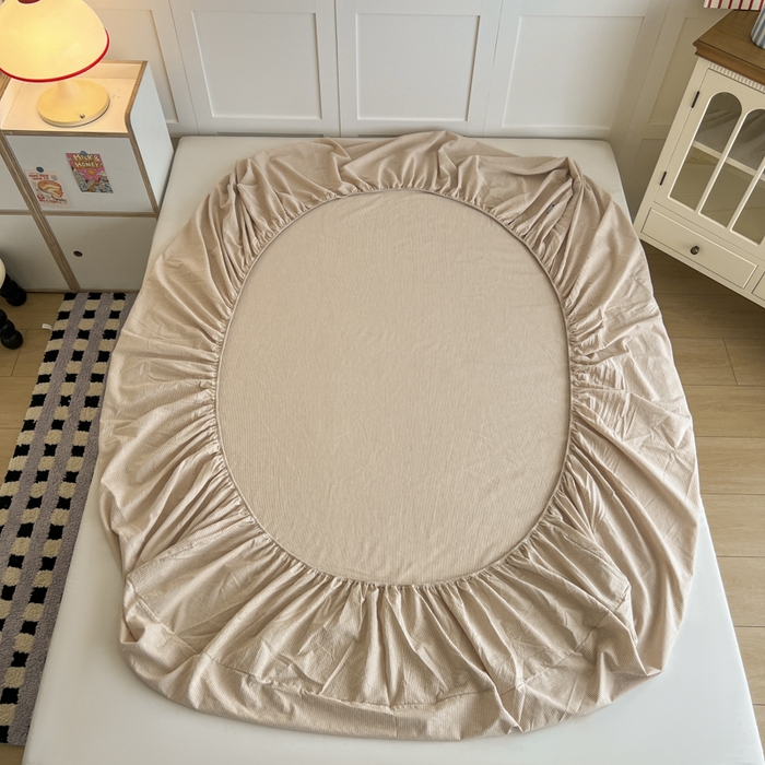 91家纺网 家纺一手货源 找家纺 佳笠家居 2026年新款kimi熊a类全棉色织水洗棉大尺寸单床笠 卡其小条