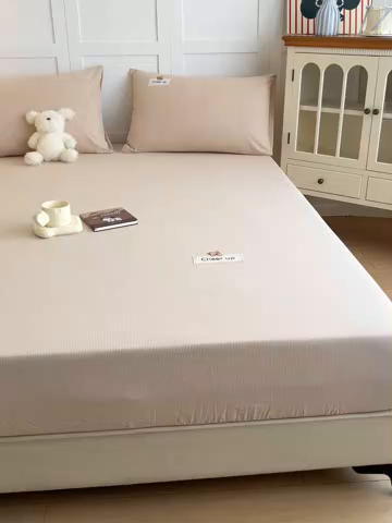 91家纺网 家纺一手货源 找家纺 佳笠家居 2026年新款kimi熊a类全棉色织水洗棉大尺寸单床笠 卡其小条