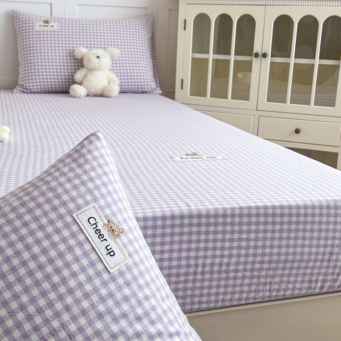 91家纺网 家纺一手货源 找家纺 佳笠家居 2026年新款kimi熊a类全棉色织水洗棉大尺寸单床笠 香芋紫格