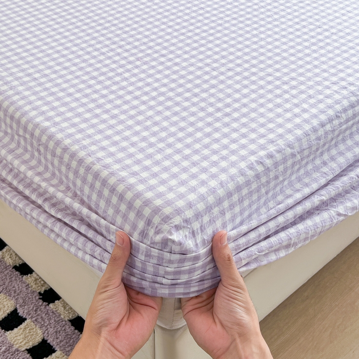 91家纺网 家纺一手货源 找家纺 佳笠家居 2026年新款kimi熊a类全棉色织水洗棉大尺寸单床笠 香芋紫格