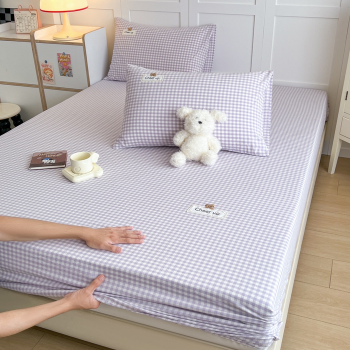 91家纺网 家纺一手货源 找家纺 佳笠家居 2026年新款kimi熊a类全棉色织水洗棉大尺寸单床笠 香芋紫格