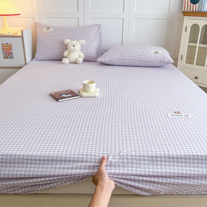 91家纺网 家纺一手货源 找家纺 佳笠家居 2026年新款kimi熊a类全棉色织水洗棉大尺寸单床笠 香芋紫格