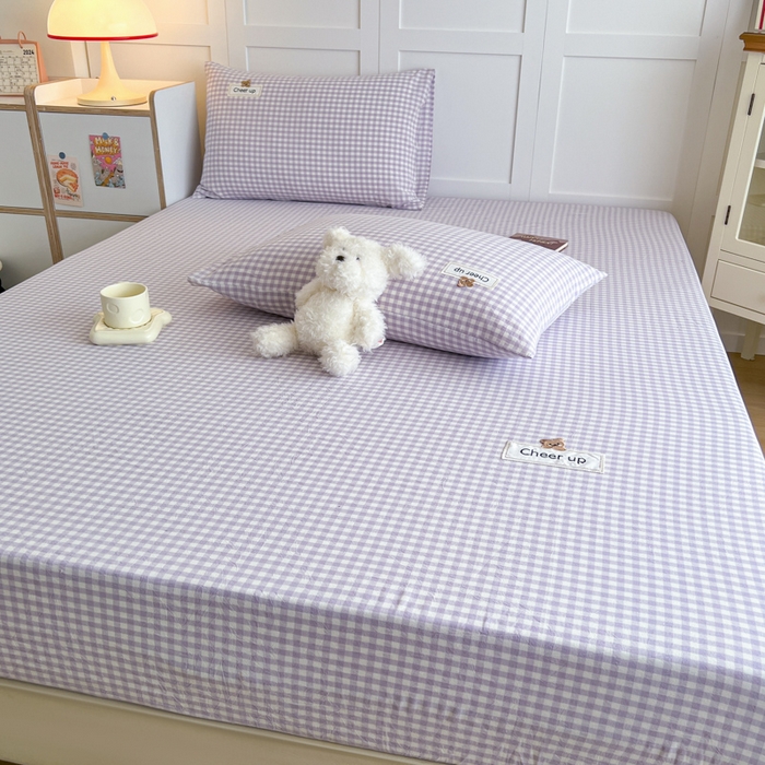 91家纺网 家纺一手货源 找家纺 佳笠家居 2026年新款kimi熊a类全棉色织水洗棉大尺寸单床笠 香芋紫格