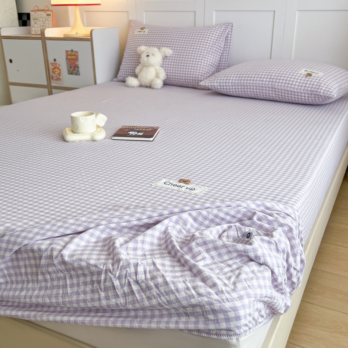 91家纺网 家纺一手货源 找家纺 佳笠家居 2026年新款kimi熊a类全棉色织水洗棉大尺寸单床笠 香芋紫格