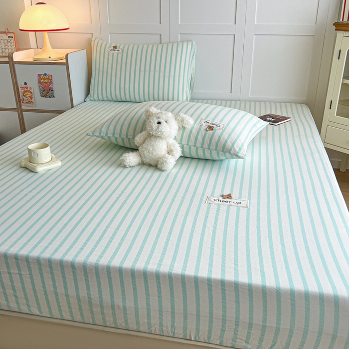 91家纺网 家纺一手货源 找家纺 佳笠家居 2026年新款kimi熊a类全棉色织水洗棉大尺寸单床笠 野原-绿