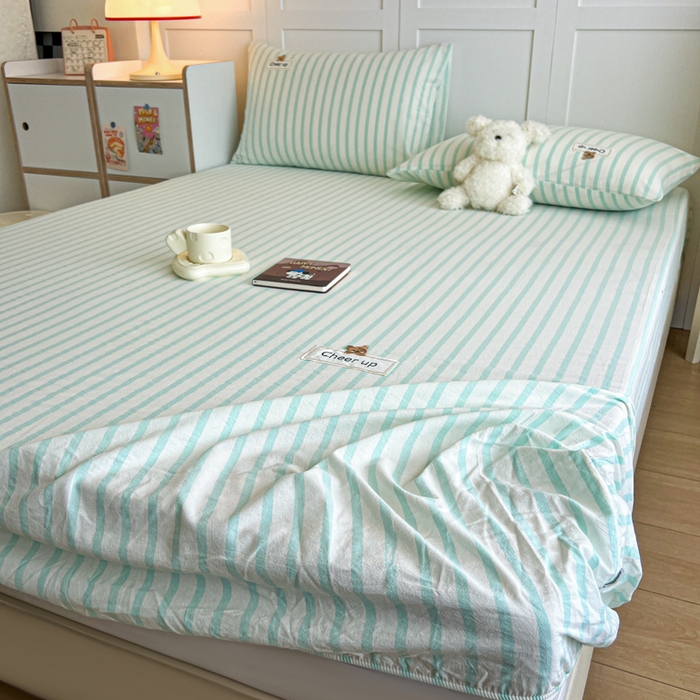 91家纺网 家纺一手货源 找家纺 佳笠家居 2026年新款kimi熊a类全棉色织水洗棉大尺寸单床笠 野原-绿