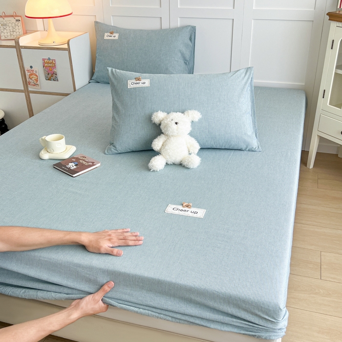 91家纺网 家纺一手货源 找家纺 佳笠家居 2026年新款kimi熊a类全棉色织水洗棉大尺寸单床笠 丈蓝小条