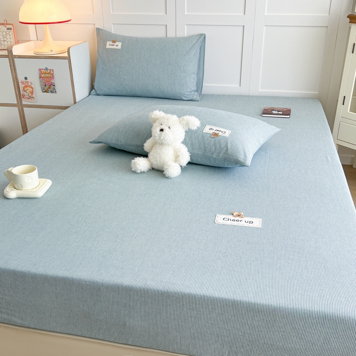 91家纺网 家纺一手货源 找家纺 佳笠家居 2026年新款kimi熊a类全棉色织水洗棉大尺寸单床笠 丈蓝小条