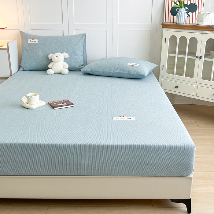 91家纺网 家纺一手货源 找家纺 佳笠家居 2026年新款kimi熊a类全棉色织水洗棉大尺寸单床笠 丈蓝小条