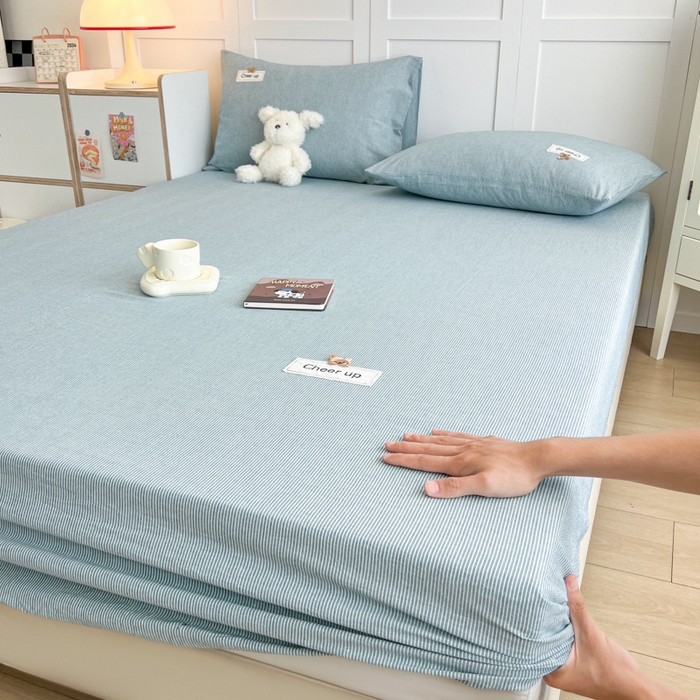 91家纺网 家纺一手货源 找家纺 佳笠家居 2026年新款kimi熊a类全棉色织水洗棉大尺寸单床笠 丈蓝小条