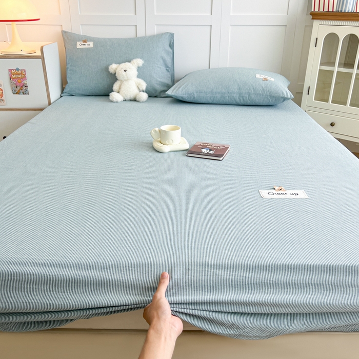 91家纺网 家纺一手货源 找家纺 佳笠家居 2026年新款kimi熊a类全棉色织水洗棉大尺寸单床笠 丈蓝小条