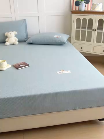 91家纺网 家纺一手货源 找家纺 佳笠家居 2026年新款kimi熊a类全棉色织水洗棉大尺寸单床笠 丈蓝小条