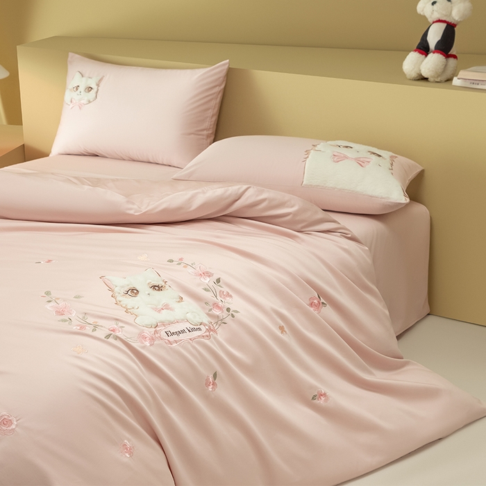 91家纺网 家纺一手货源 找家纺 （总）618家纺 2026新款A类100支全棉纯棉绣花四件套-布偶猫