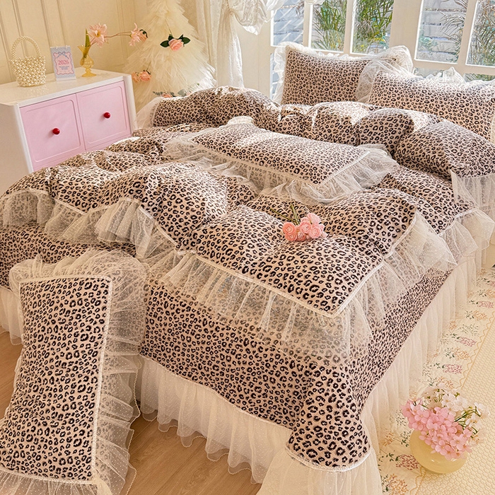 91家纺网 家纺一手货源 找家纺 韩约家纺 2026新款法式双层蕾丝花边古法棉感四件套 豹纹美美