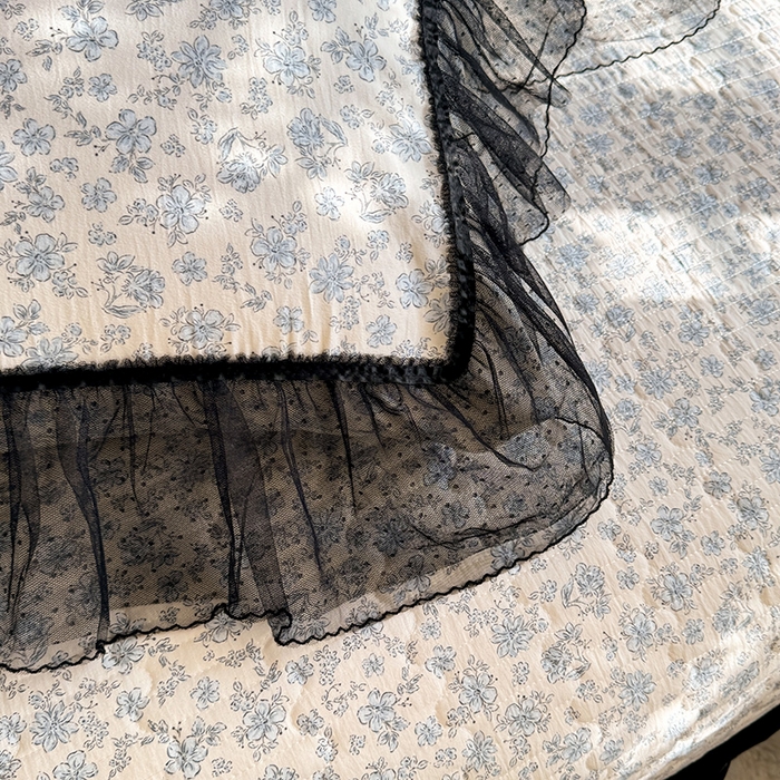 91家纺网 家纺一手货源 找家纺 韩约家纺 2026新款法式双层蕾丝花边古法棉感四件套 蓝汐