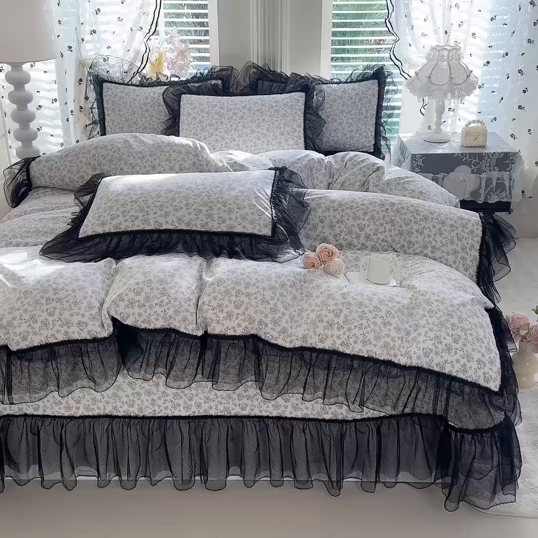 91家纺网 家纺一手货源 找家纺 韩约家纺 2026新款法式双层蕾丝花边古法棉感四件套 蓝汐